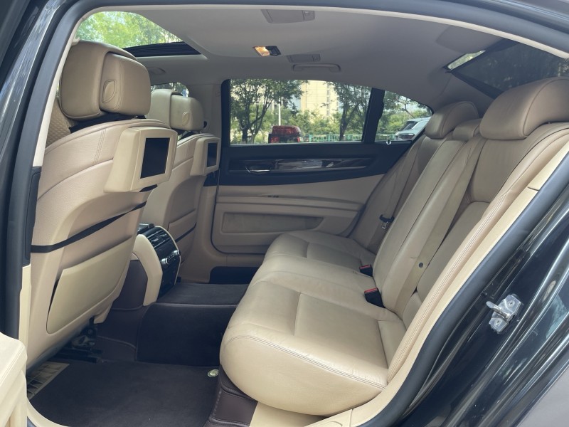 青島10年寶馬7系8