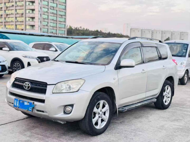 东莞10年丰田RAV43