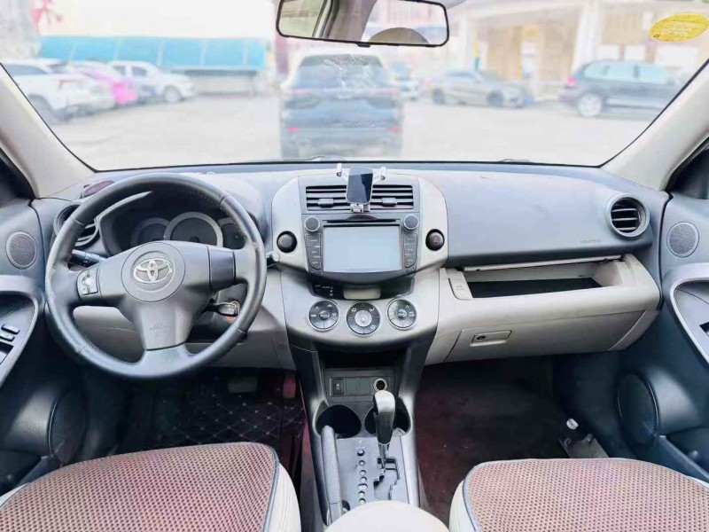 东莞10年丰田RAV46