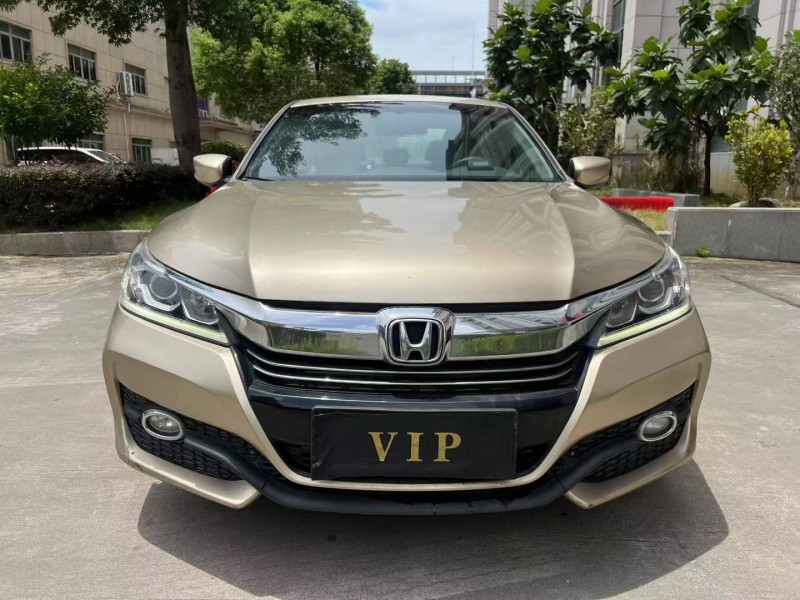 东莞16年本田雅阁1