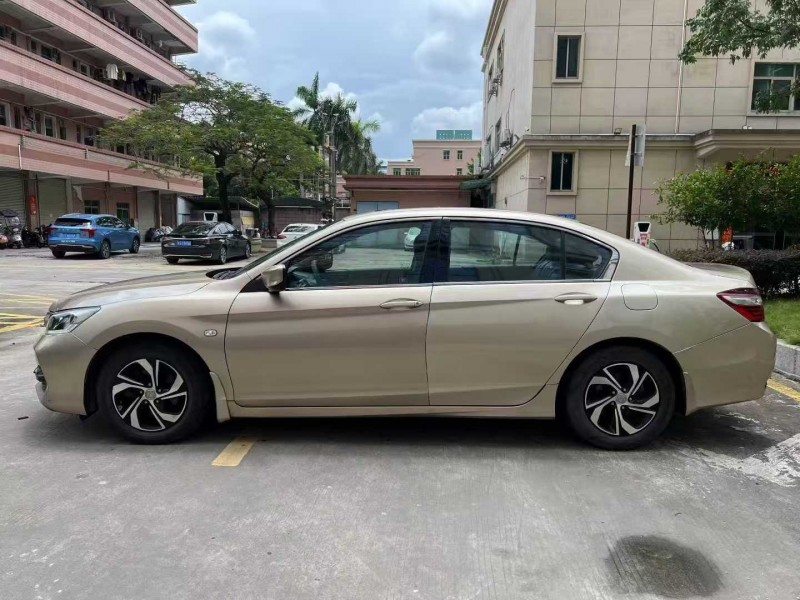 东莞16年本田雅阁4