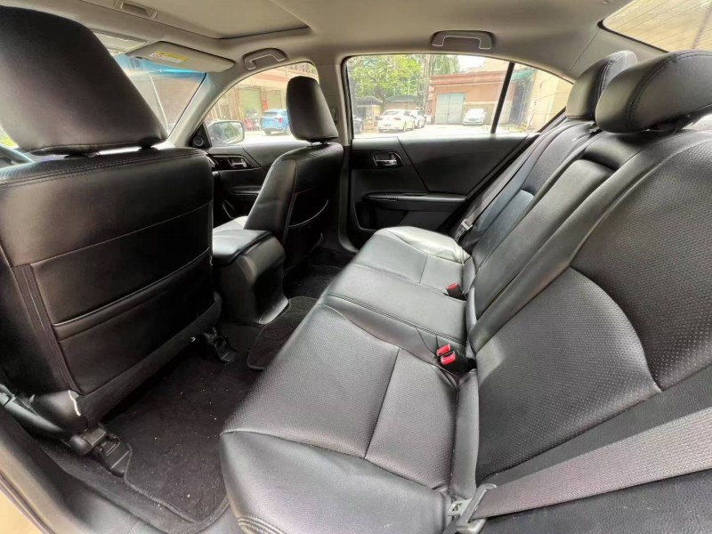 东莞16年本田雅阁8