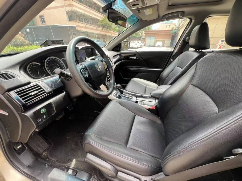 东莞16年本田雅阁9