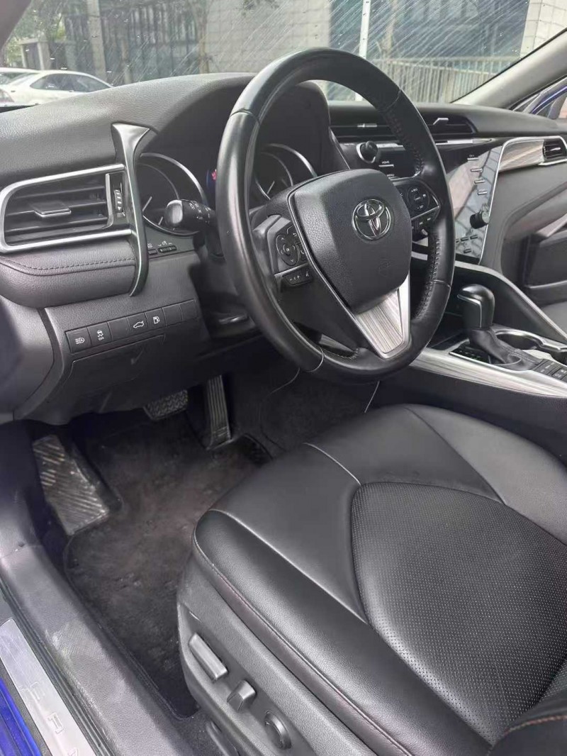 佛山19年豐田凱美瑞4