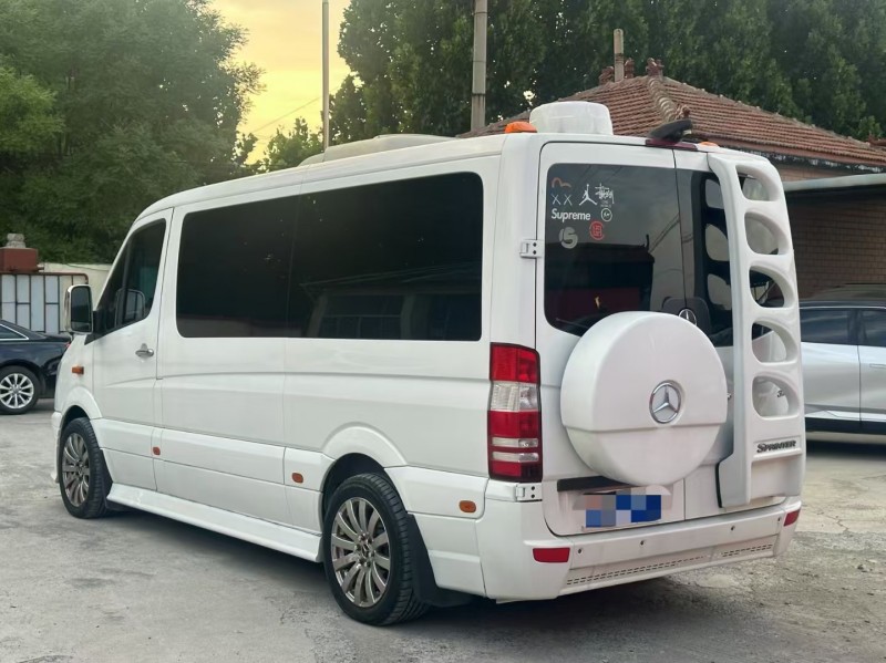 淄博14年奔驰斯宾特8