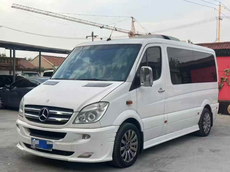 青岛14年奔驰斯宾特2