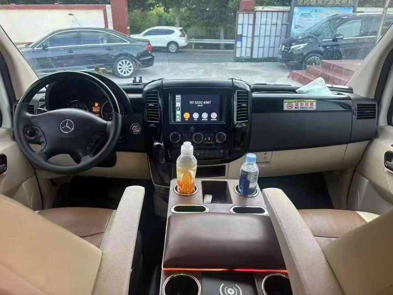 青岛14年奔驰斯宾特4