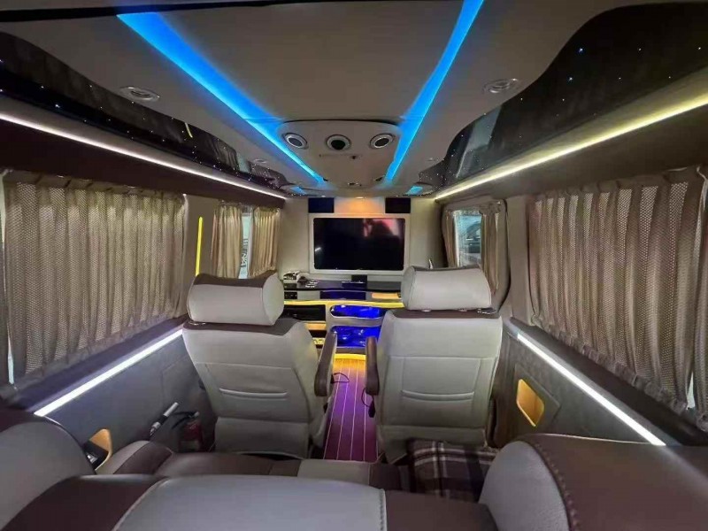 青岛14年奔驰斯宾特6