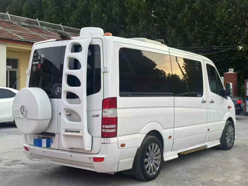 青岛14年奔驰斯宾特7