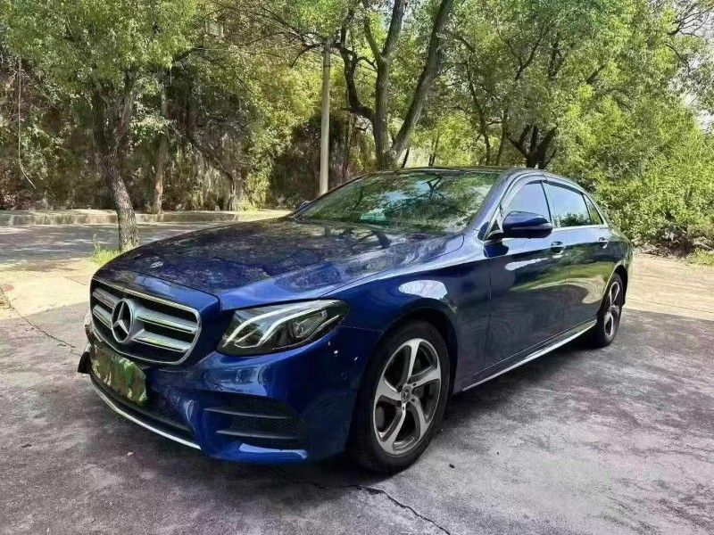 张家界19年奔驰E2