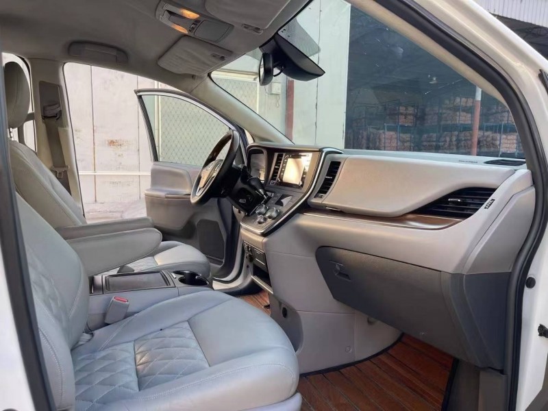 徐州18年豐田塞納4