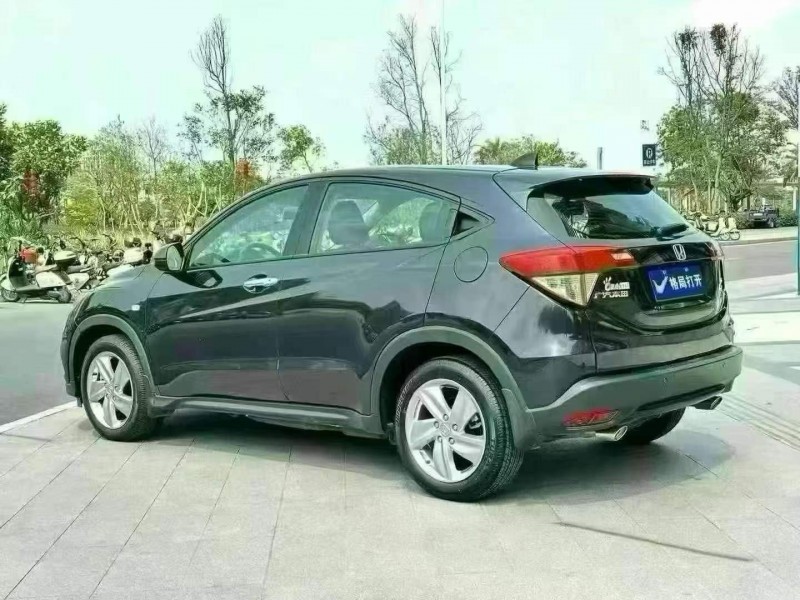 东莞22年本田缤智7