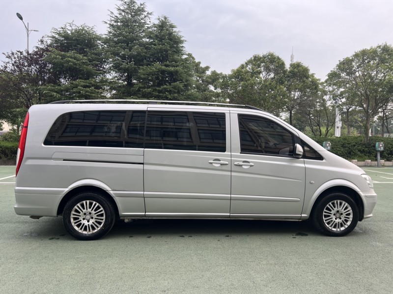 盐城14年奔驰威霆8