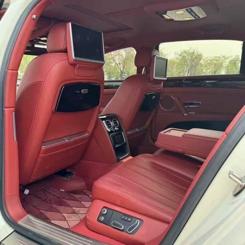 济宁15年宾利飞驰5