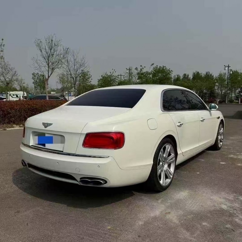 济宁15年宾利飞驰7