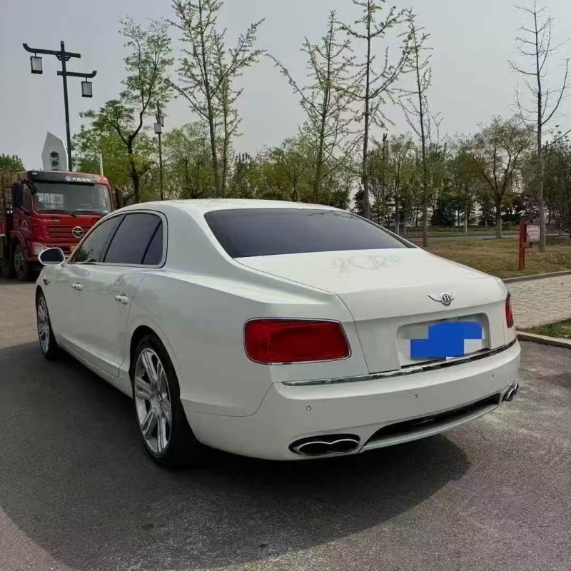 济宁15年宾利飞驰8