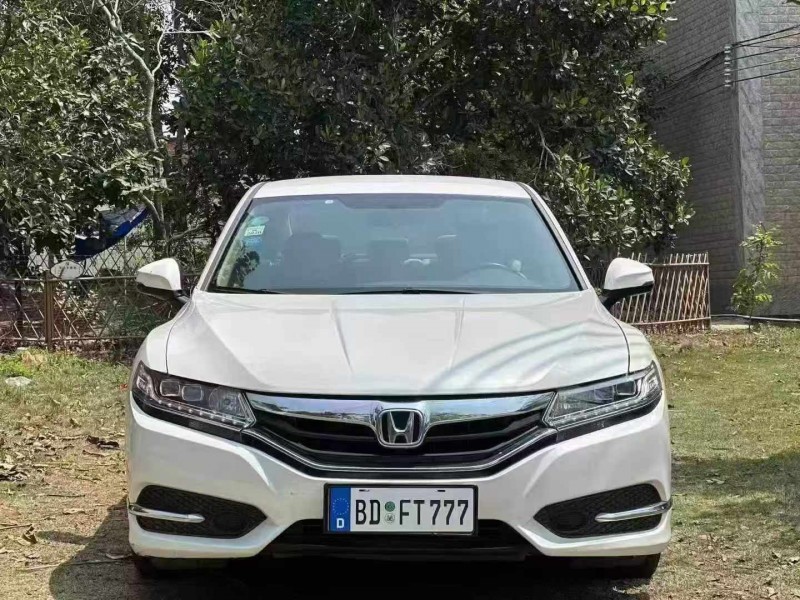 深圳16年本田思铂睿1