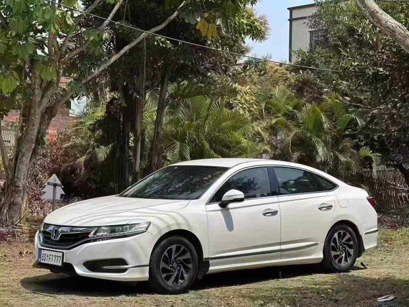 深圳16年本田思铂睿3