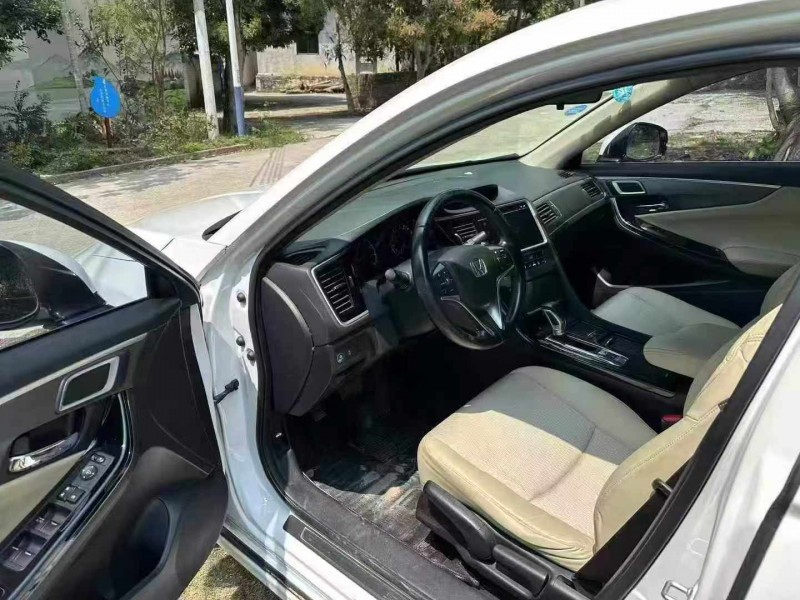 深圳16年本田思铂睿5