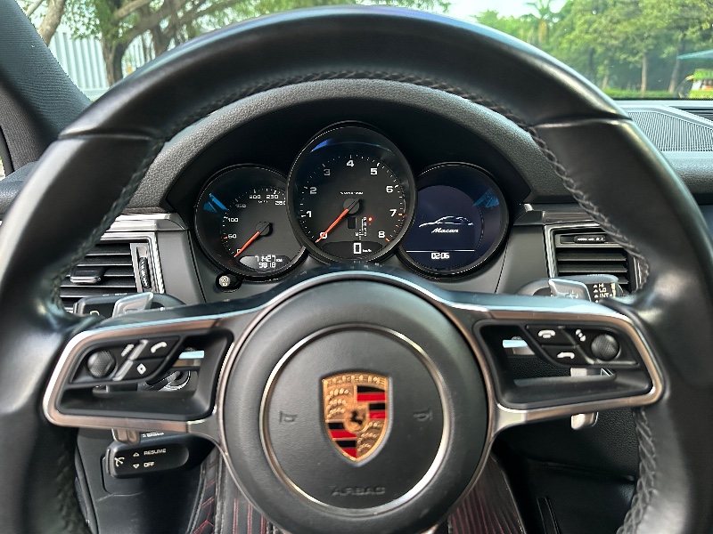 廣州17年保時捷Macan7