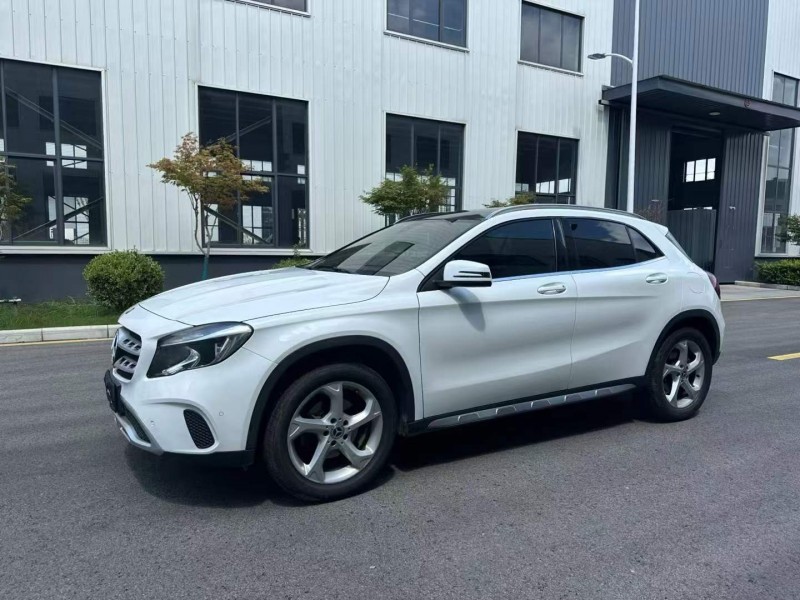 徐州18年奔驰GLA2