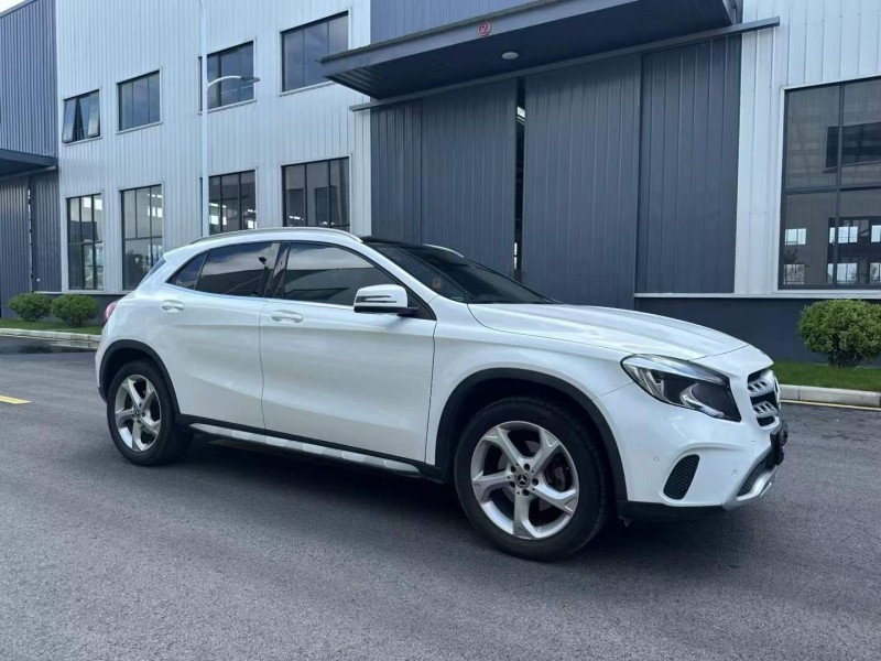 徐州18年奔驰GLA3