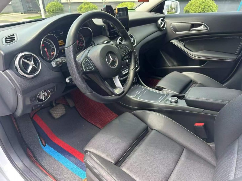 徐州18年奔驰GLA8