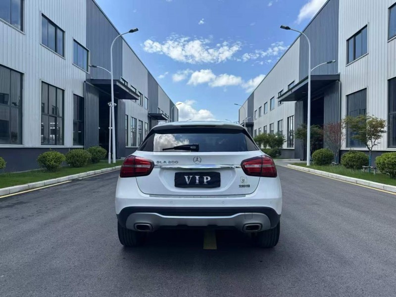 徐州18年奔驰GLA9