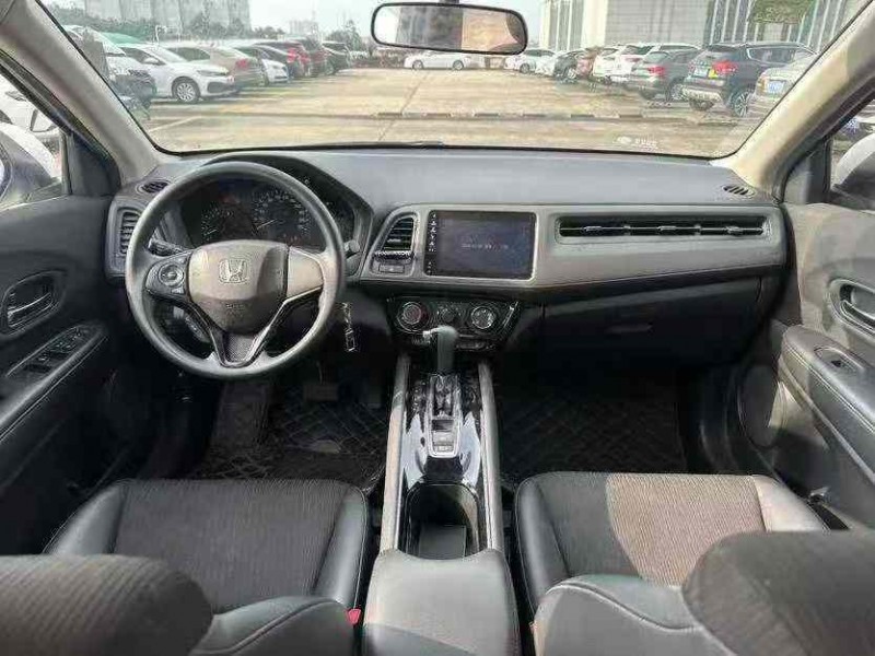 东莞20年本田缤智9