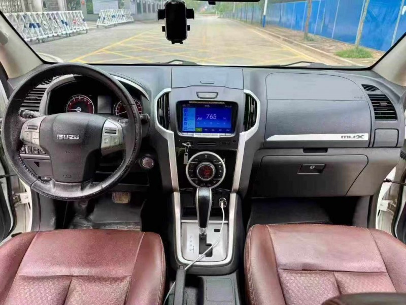 钦州17年五十铃牧游侠4