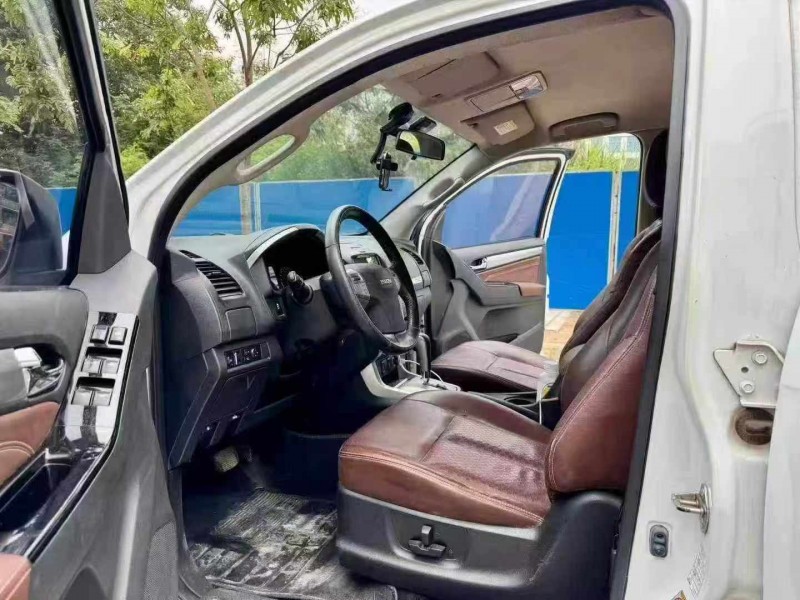 钦州17年五十铃牧游侠5