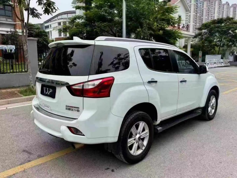 钦州17年五十铃牧游侠7