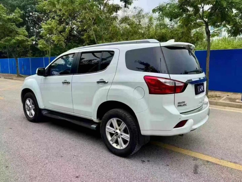 钦州17年五十铃牧游侠8