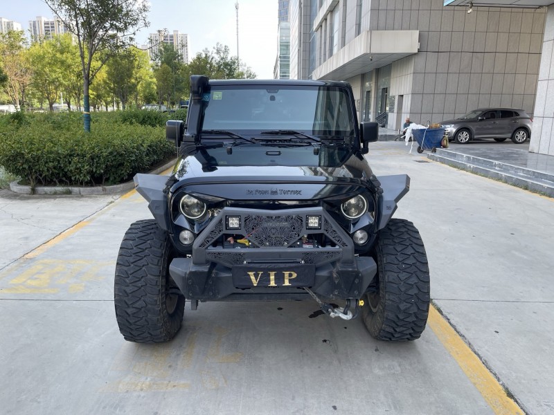 濟寧18年Jeep牧馬人1