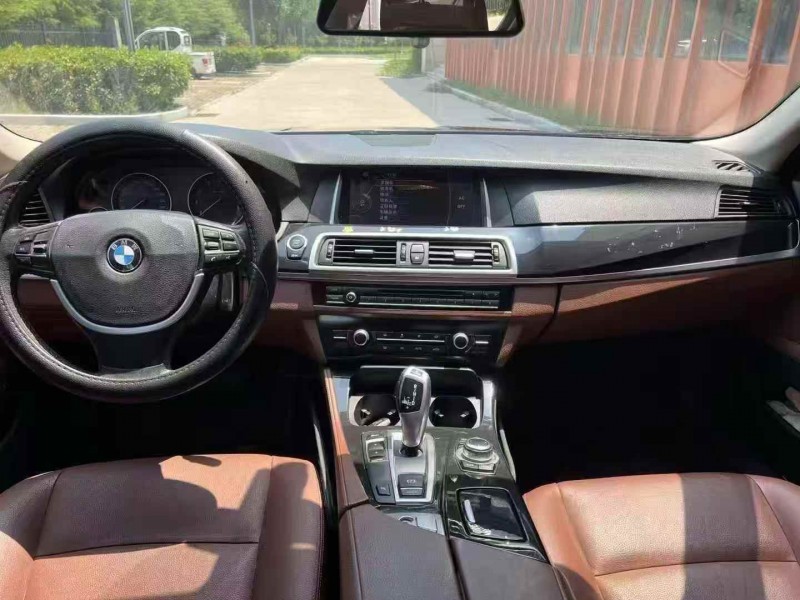 济宁15年宝马5系4