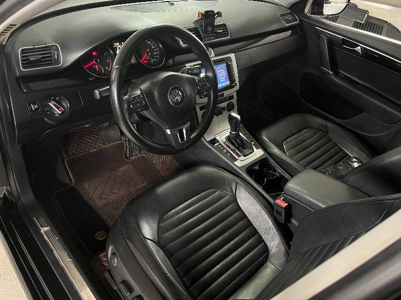 成都14年大众迈腾4