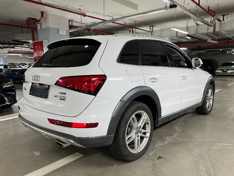 成都18年奥迪Q59