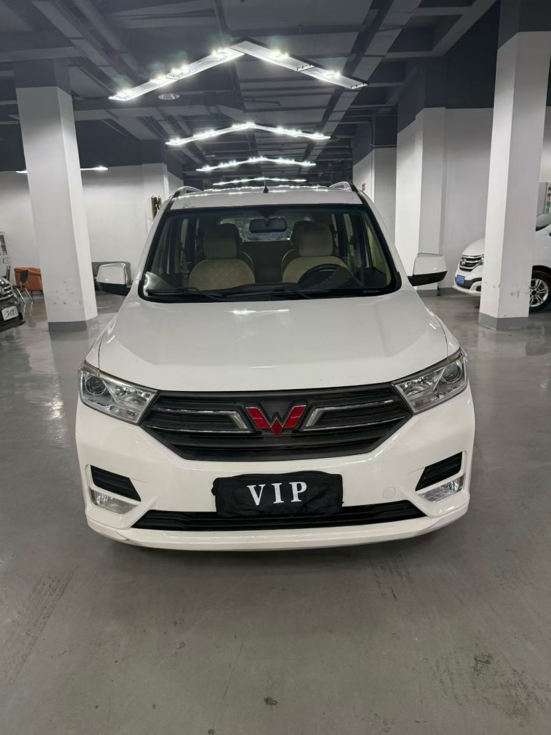 曲靖21年五菱汽车宏光1