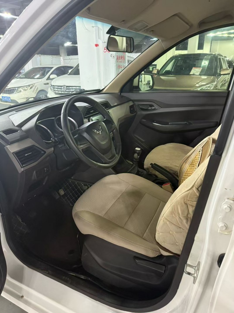 曲靖21年五菱汽车宏光2