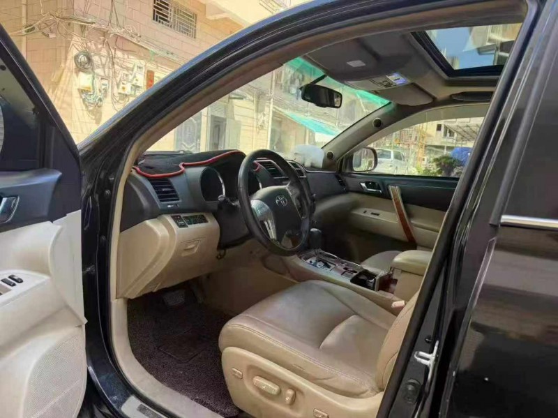 福州10年丰田汉兰达5