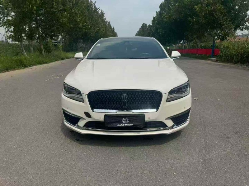 青島18年林肯MKZ1