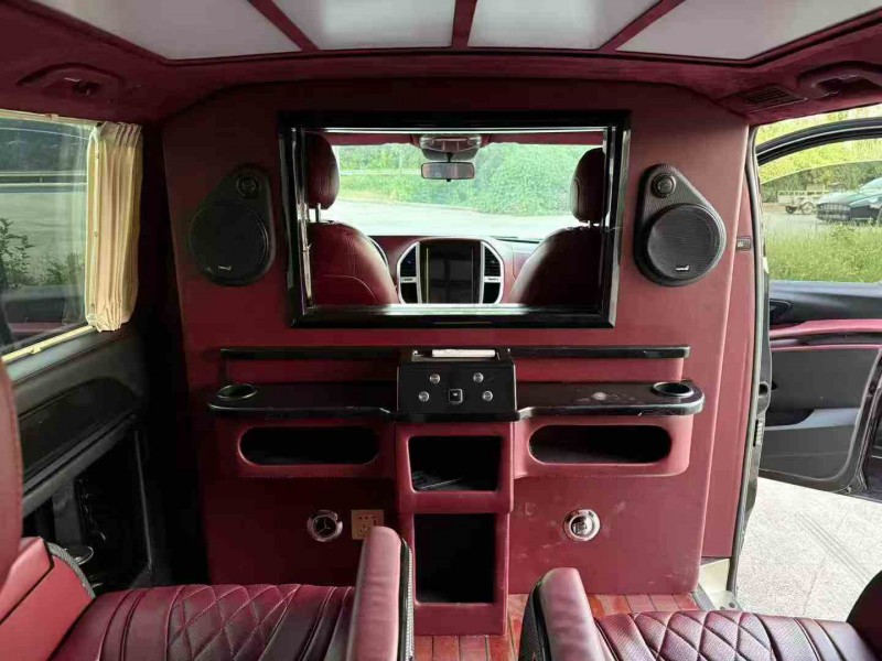 徐州19年奔驰威霆7