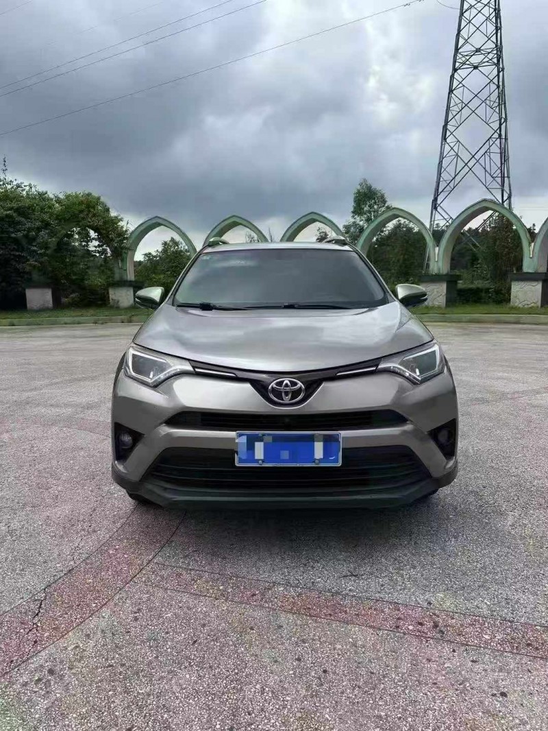 防城港17年豐田RAV41