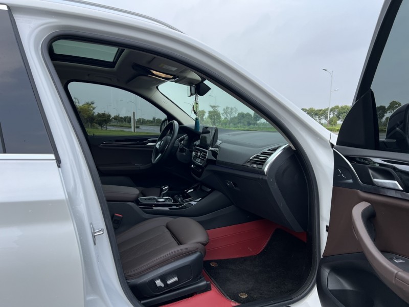 盐城23年宝马X36