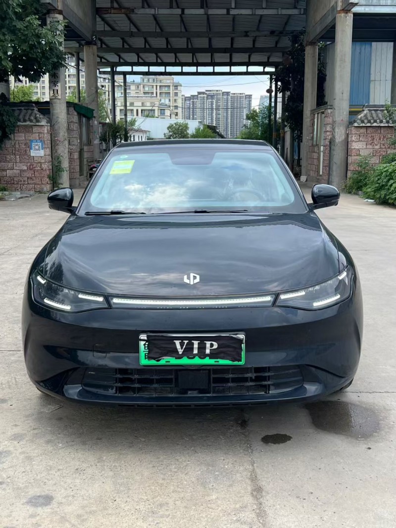 徐州25年零跑汽車C011