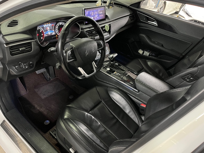 成都19年红旗H54