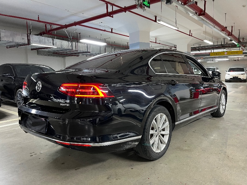 成都18年大众迈腾9