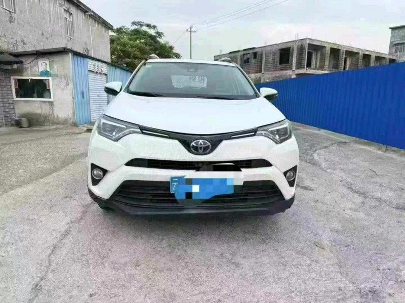 桂林18年豐田RAV4榮放1
