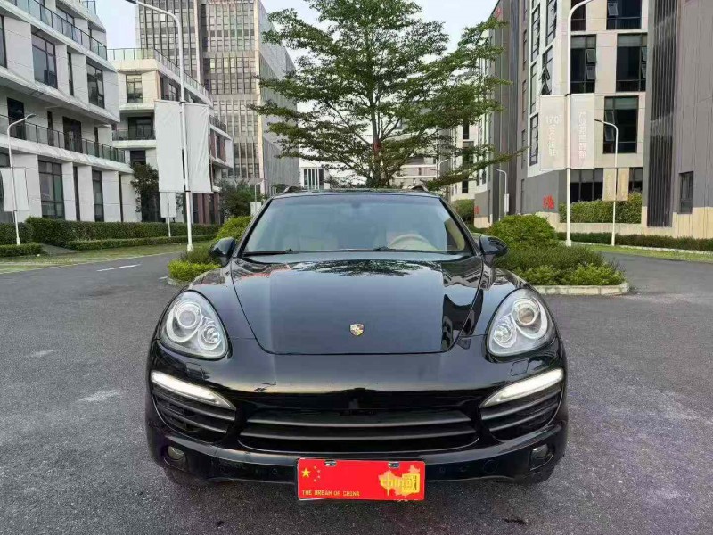 廣州12年保時捷卡宴1