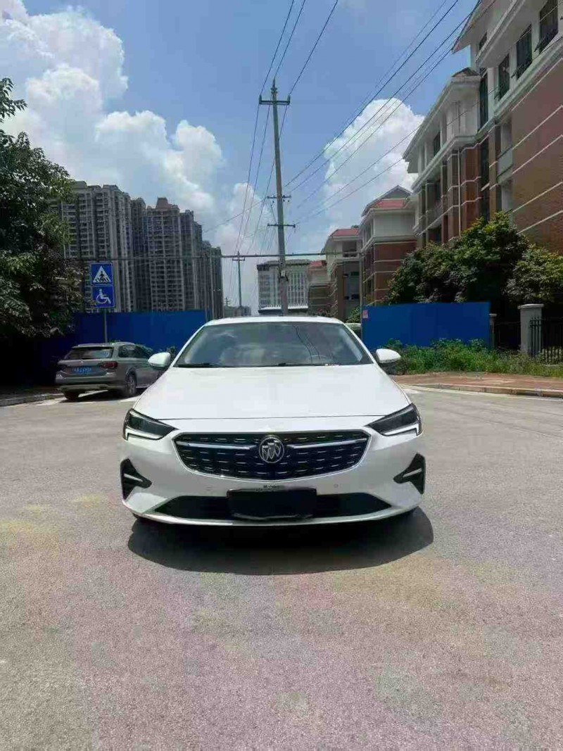 南宁22年别克君越1